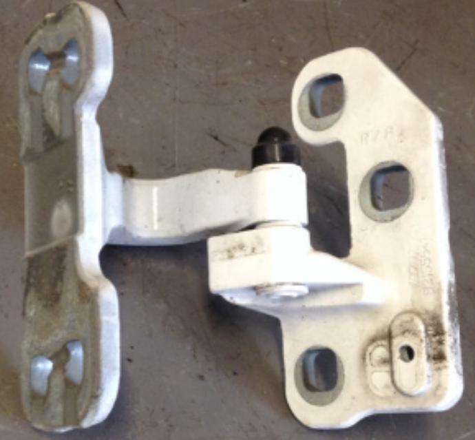 7482119910/82119910 DOOR HINGE LH for RENAULT 