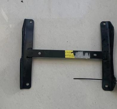1850827/2007576/2185978 FRONT WHEEL FENDER BRACKET RH for  DAF 