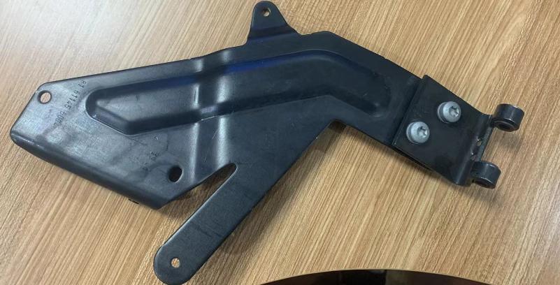 81611456004 PANEL BRACKET RH for MAN  