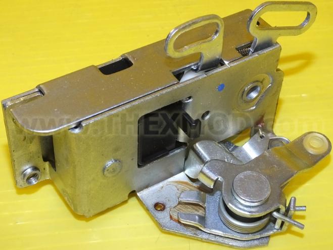 81626806114 DOOR LOCK RH for MAN  